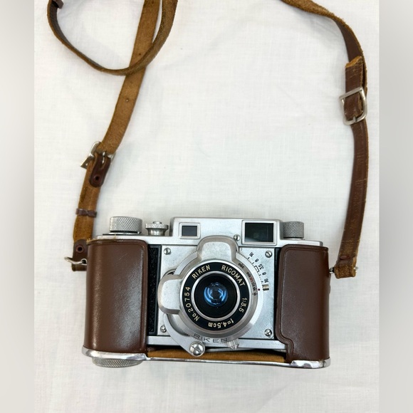 Ricoh 35 35mm Film Rangefinder Camera with Ricomat 4.5cm f/3.5 Lens - Picture 3 of 12
